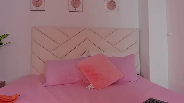 Brianna bigboobs online show from December 16, 2024, 11:12 am