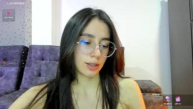 Snapshot of emmadiaz1 chatting on December 13, 2024, 3:49 am emmadiaz1 online show from December 13, 2024, 3:49 am