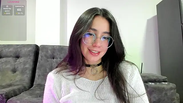 Snapshot of emmadiaz1 chatting on November 17, 2025, 4:18 am emmadiaz1 online show from November 17, 2025, 4:18 am