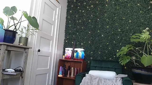 Snapshot of MistressKatie13xxx chatting on January 7, 2025, 5:53 pm MistressKatie13xxx online show from January 7, 2025, 5:53 pm