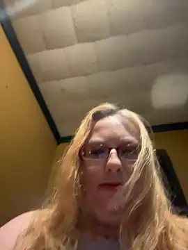CherishWilliams online show from April 24, 2026, 6:27 am
