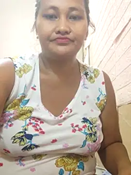 Sweetchuby1995 online show from April 26, 2026, 1:42 pm