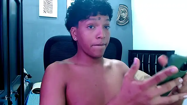 Snapshot of Xander_bonnet1 chatting on January 27, 2025, 3:18 pm Xander bonnet1 online show from January 27, 2025, 3:18 pm