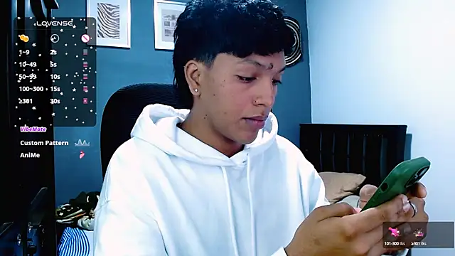 Snapshot of Xander_bonnet1 chatting on January 28, 2025, 5:03 pm Xander bonnet1 online show from January 28, 2025, 5:03 pm