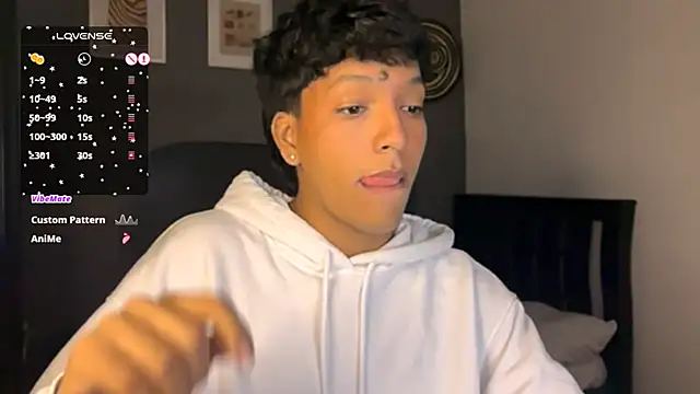 Snapshot of Xander_bonnet1 chatting on February 7, 2025, 2:04 pm Xander bonnet1 online show from February 7, 2025, 2:04 pm