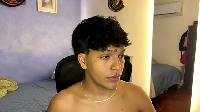 Snapshot of Xander_bonnet1 chatting on October 9, 2025, 12:25 pm Xander bonnet1 online show from October 9, 2025, 12:25 pm