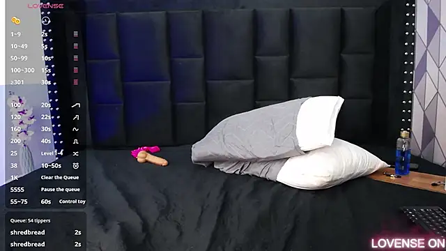 petitelittleebony online show from March 18, 2025, 12:49 am