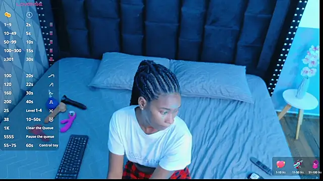 petitelittleebony online show from September 17, 2025, 7:59 pm