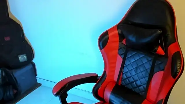 Snapshot of goodboy69l chatting on February 12, 2026, 12:38 am goodboy69l online show from February 12, 2026, 12:38 am