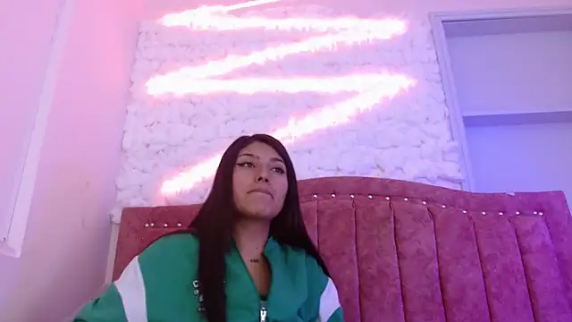 Snapshot of SarahStones chatting on January 30, 2025, 3:11 am SarahStones online show from January 30, 2025, 3:11 am