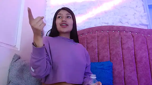 Snapshot of SarahStones chatting on January 31, 2025, 2:48 am SarahStones online show from January 31, 2025, 2:48 am