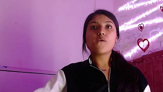 Snapshot of SarahStones chatting on March 9, 2025, 4:49 am SarahStones online show from March 9, 2025, 4:49 am