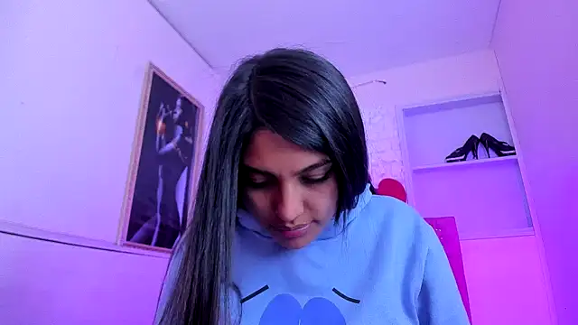 Snapshot of SarahStones chatting on October 9, 2025, 6:44 am SarahStones online show from October 9, 2025, 6:44 am