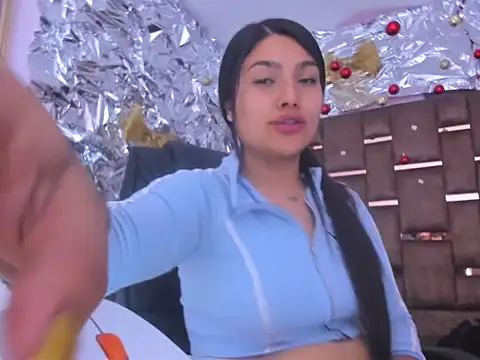 Snapshot of SarahStones chatting on December 15, 2025, 8:29 am SarahStones online show from December 15, 2025, 8:29 am