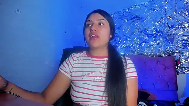 Snapshot of SarahStones chatting on February 16, 2026, 6:42 am SarahStones online show from February 16, 2026, 6:42 am