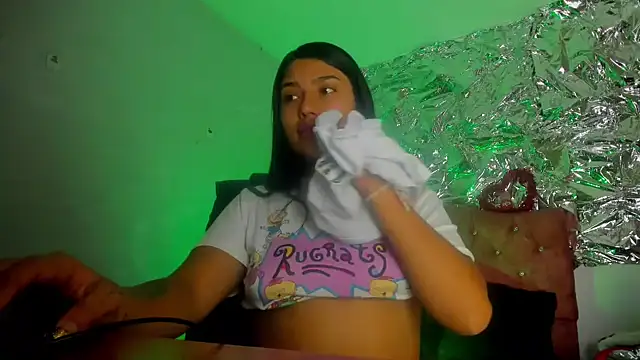 Snapshot of SarahStones chatting on February 20, 2026, 5:37 am SarahStones online show from February 20, 2026, 5:37 am