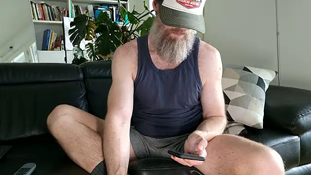 edosilver online show from September 22, 2025, 3:14 pm