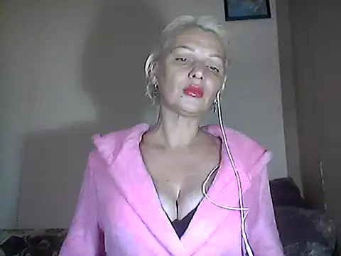 Snapshot of MaryJane441 chatting on October 20, 2025, 7:25 pm MaryJane441 online show from October 20, 2025, 7:25 pm