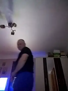 nudistu021 online show from April 19, 2026, 8:02 am