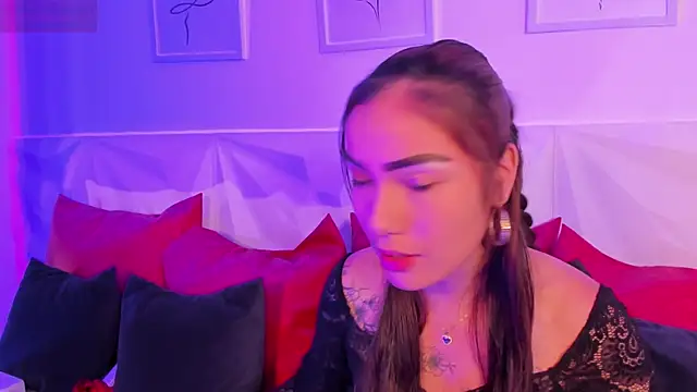 scarlet castro online show from April 13, 2026, 5:07 pm