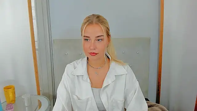 KristyHoney online show from February 25, 2025, 3:16 pm