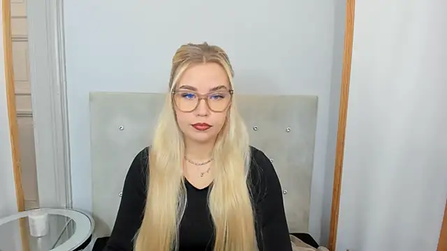 KristyHoney online show from March 7, 2025, 6:24 am