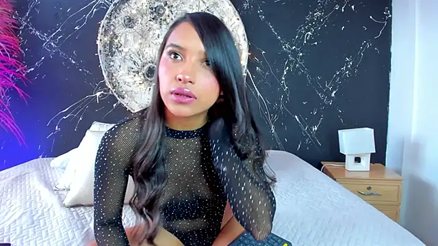 Snapshot of RoxyRoss_ chatting on December 2, 2025, 2:34 pm RoxyRoss online show from December 2, 2025, 2:34 pm