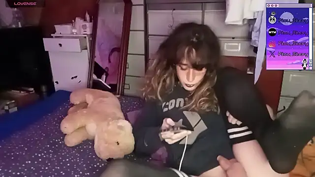 piou-sissy online show from October 27, 2025, 9:19 pm