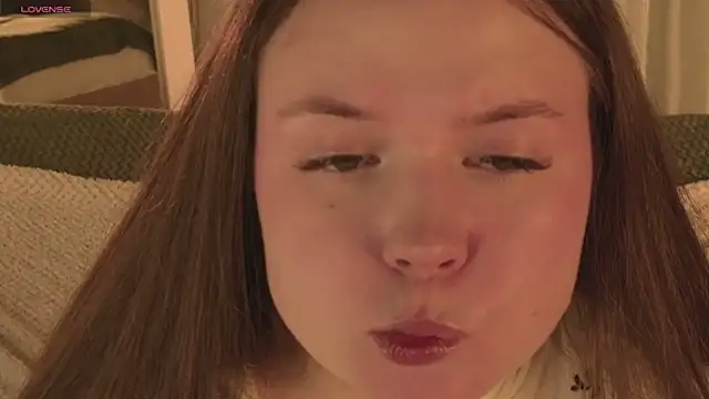 SunnyRisha online show from December 15, 2025, 5:12 am