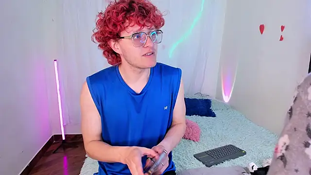 Snapshot of CelesteXCute chatting on December 19, 2025, 2:13 pm CelesteXCute online show from December 19, 2025, 2:13 pm