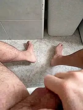 user 662 online show from February 28, 2025, 10:20 am