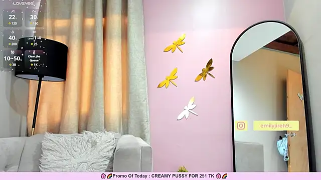  EmilyJireh  online show from February 18, 2025, 10:25 pm