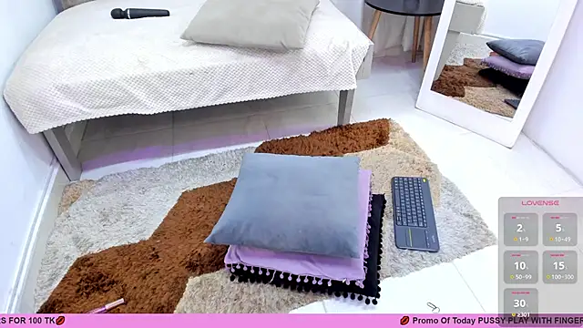  EmilyJireh  online show from February 25, 2025, 10:29 pm