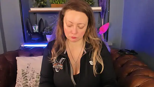 JesiaFoxi online show from March 7, 2025, 12:01 pm