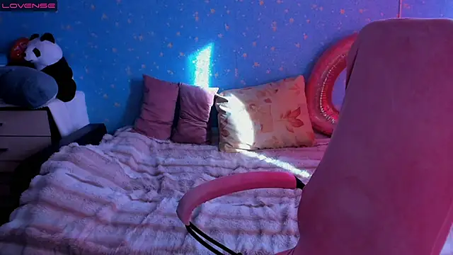 Snapshot of Traneba chatting on February 20, 2026, 8:16 am Traneba online show from February 20, 2026, 8:16 am