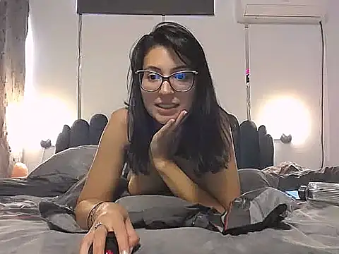 Snapshot of RubyBe10 chatting on October 31, 2025, 12:17 pm RubyBe10 online show from October 31, 2025, 12:17 pm