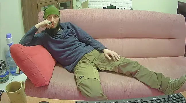 Snapshot of hardbigcock16 chatting on February 5, 2025, 9:15 am hardbigcock16 online show from February 5, 2025, 9:15 am