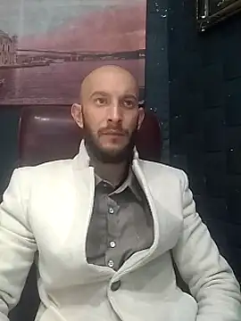 Snapshot of hardbigcock16 chatting on January 15, 2026, 12:21 pm hardbigcock16 online show from January 15, 2026, 12:21 pm