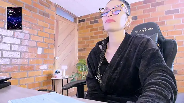 paulinabarnett- online show from January 12, 2025, 3:57 pm