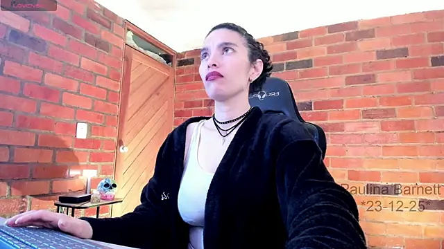 paulinabarnett- online show from December 23, 2025, 8:56 am