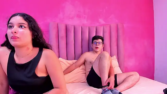 JustiinJazmin online show from December 17, 2025, 7:42 pm