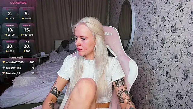 Snapshot of Healing__girl chatting on January 18, 2025, 6:56 am Healing  girl online show from January 18, 2025, 6:56 am