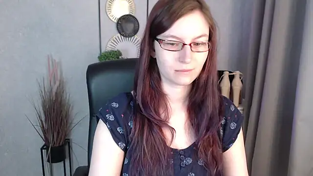 emmaxDelight online show from March 16, 2026, 6:28 am