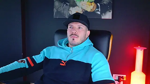 AngeloEric online show from December 23, 2024, 1:13 pm