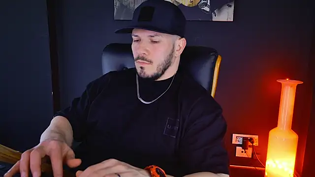 AngeloEric online show from February 4, 2025, 11:27 am