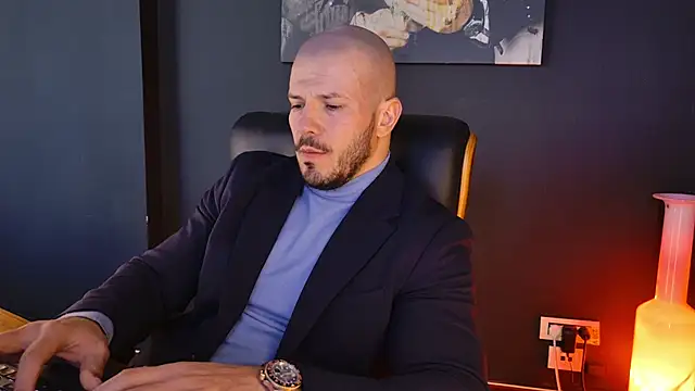 AngeloEric online show from November 24, 2025, 11:43 am