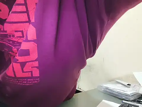 Snapshot of benitez_juan chatting on March 25, 2026, 12:16 am benitez juan online show from March 25, 2026, 12:16 am