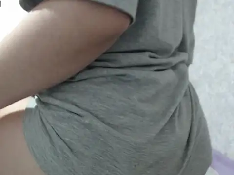 AliciaChelios online show from April 16, 2026, 11:18 pm