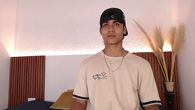 zander 2120 online show from December 7, 2024, 1:40 pm