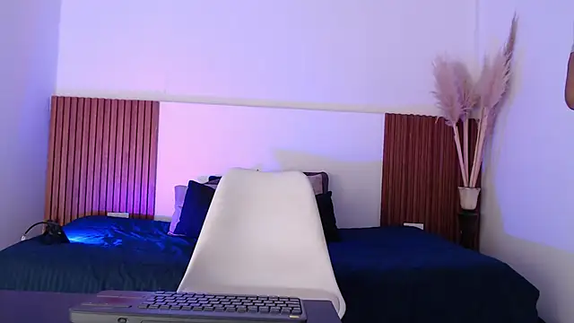 zander 2120 online show from February 6, 2025, 1:32 pm